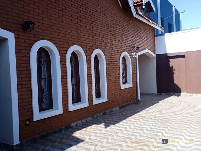 Casa com 300m² 5 quartos e 3 banheiros, à venda, no bairro Parque Manoel de Vasconcelos em Sumaré