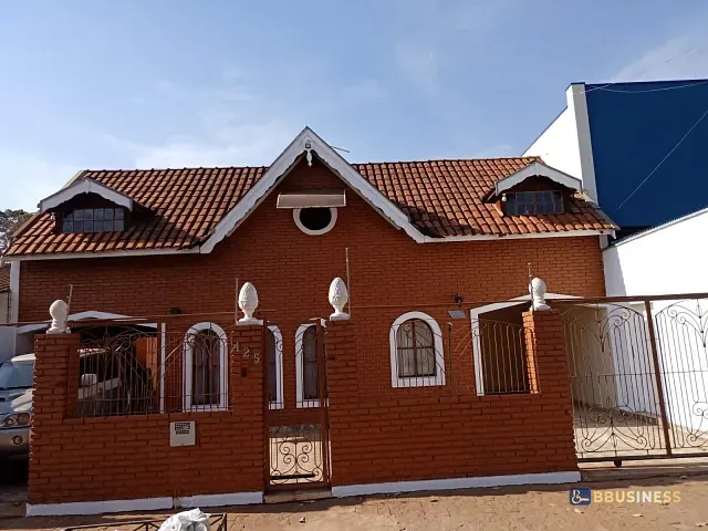 Casa com 300m² 5 quartos e 3 banheiros, à venda, no bairro Parque Manoel de Vasconcelos em Sumaré