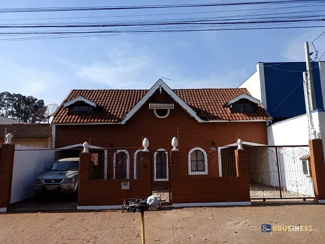 Casa com 300m² 5 quartos e 3 banheiros, à venda, no bairro Parque Manoel de Vasconcelos em Sumaré