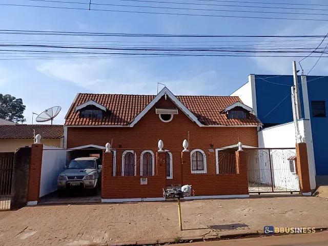 Casa com 300m² 5 quartos e 3 banheiros, à venda, no bairro Parque Manoel de Vasconcelos em Sumaré