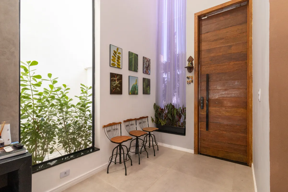 Casa em condomínio para venda com 4 quartos, sendo 3 suítes, 232m²