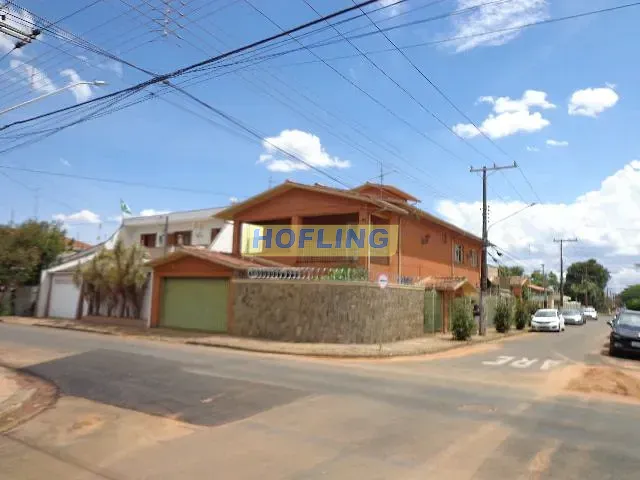 Casa com 330m² 5 quartos e 4 banheiros, à venda, no bairro Cidade Jardim em Rio Claro