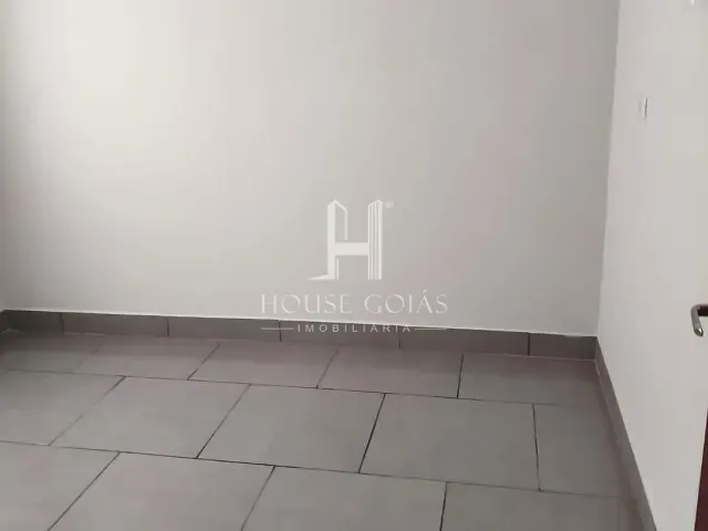 Casa com 375m² 3 quartos e 2 banheiros, à venda, no bairro Garavelo Residencial Park em Aparecida de Goiânia
