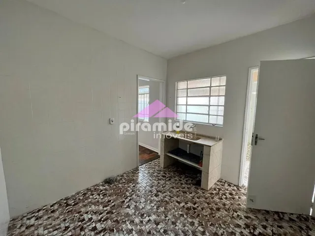 Casa com 60m² 1 quarto e 1 banheiro, para alugar, no bairro Jardim Ismênia em São José Dos Campos