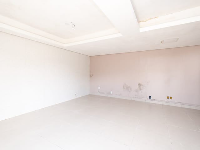 Casa 4 quartos e 3 banheiros, à venda ou para alugar, no bairro Centro em Pelotas