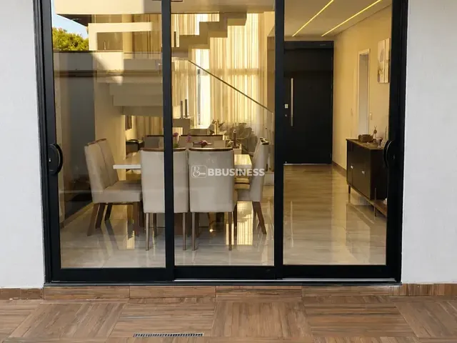 Casa com 251m² 3 quartos e 4 banheiros, à venda, no bairro Residencial Jardim do Jatobá em Hortolândia