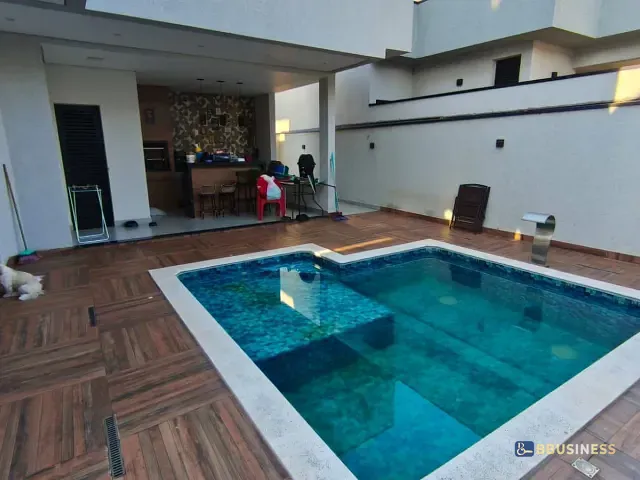 Casa com 251m² 3 quartos e 4 banheiros, à venda, no bairro Residencial Jardim do Jatobá em Hortolândia