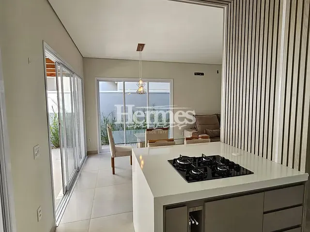 Casa 3 quartos e 4 banheiros, à venda, no bairro Parque Brasil 500 em Paulínia