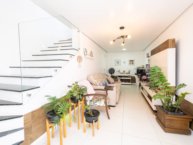 Casa com 150m² 3 quartos e 3 banheiros, à venda, no bairro Areal em Pelotas