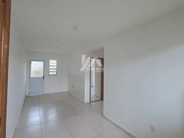 Casa 2 quartos e 1 banheiro, à venda, no bairro Contorno em Ponta Grossa