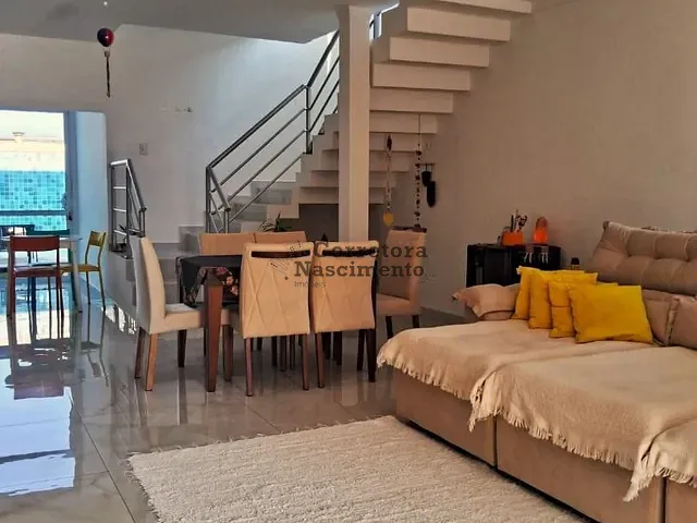Casa com 212m² 3 quartos e 4 banheiros, à venda, no bairro Jardim Jacinto em Jacareí