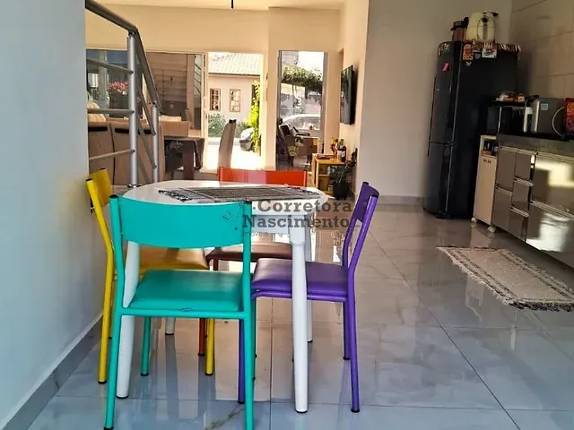 Casa com 212m² 3 quartos e 4 banheiros, à venda, no bairro Jardim Jacinto em Jacareí