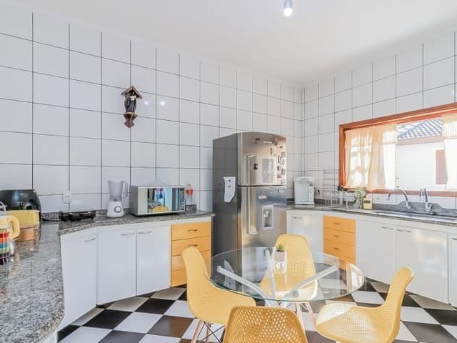 Casa com 360m² 4 quartos e 2 banheiros, à venda, no bairro Urbanova em São José dos Campos