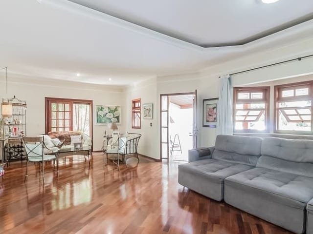 Casa com 360m² 4 quartos e 2 banheiros, à venda, no bairro Urbanova em São José dos Campos