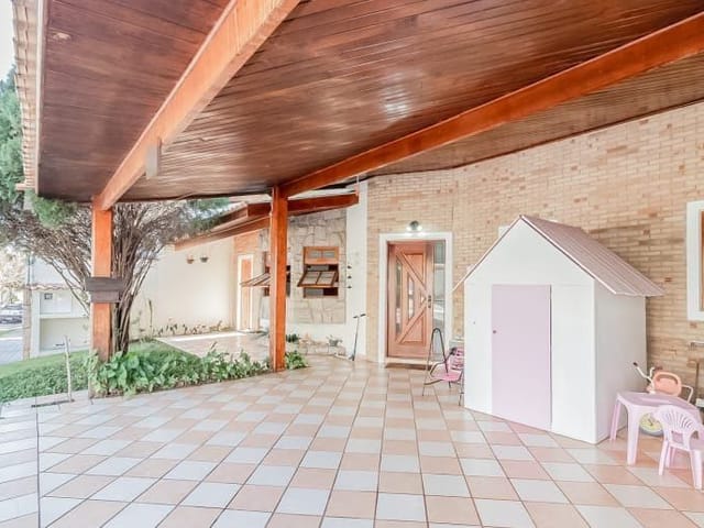 Casa com 360m² 4 quartos e 2 banheiros, à venda, no bairro Urbanova em São José dos Campos