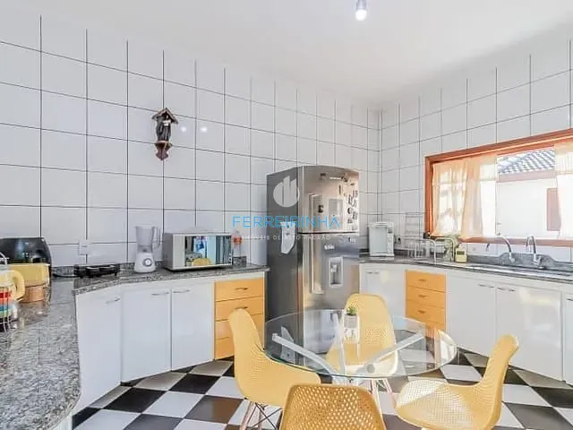 Casa com 360m² 4 quartos e 2 banheiros, à venda, no bairro Urbanova em São José dos Campos