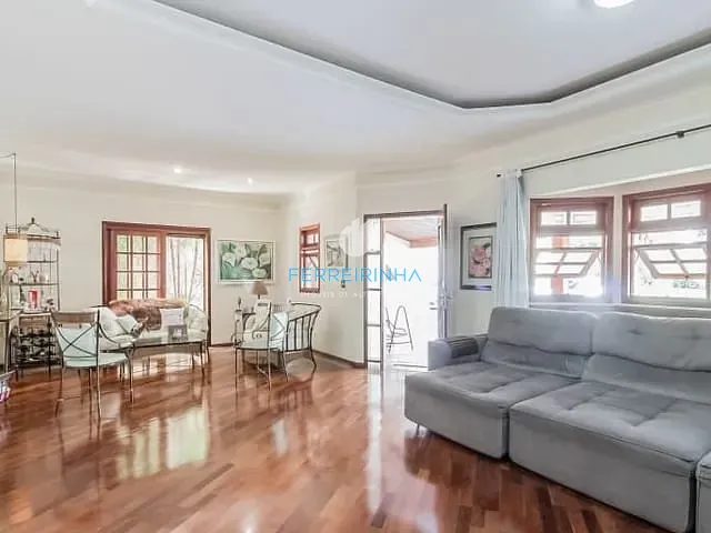 Casa com 360m² 4 quartos e 2 banheiros, à venda, no bairro Urbanova em São José dos Campos