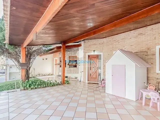 Casa com 360m² 4 quartos e 2 banheiros, à venda, no bairro Urbanova em São José dos Campos