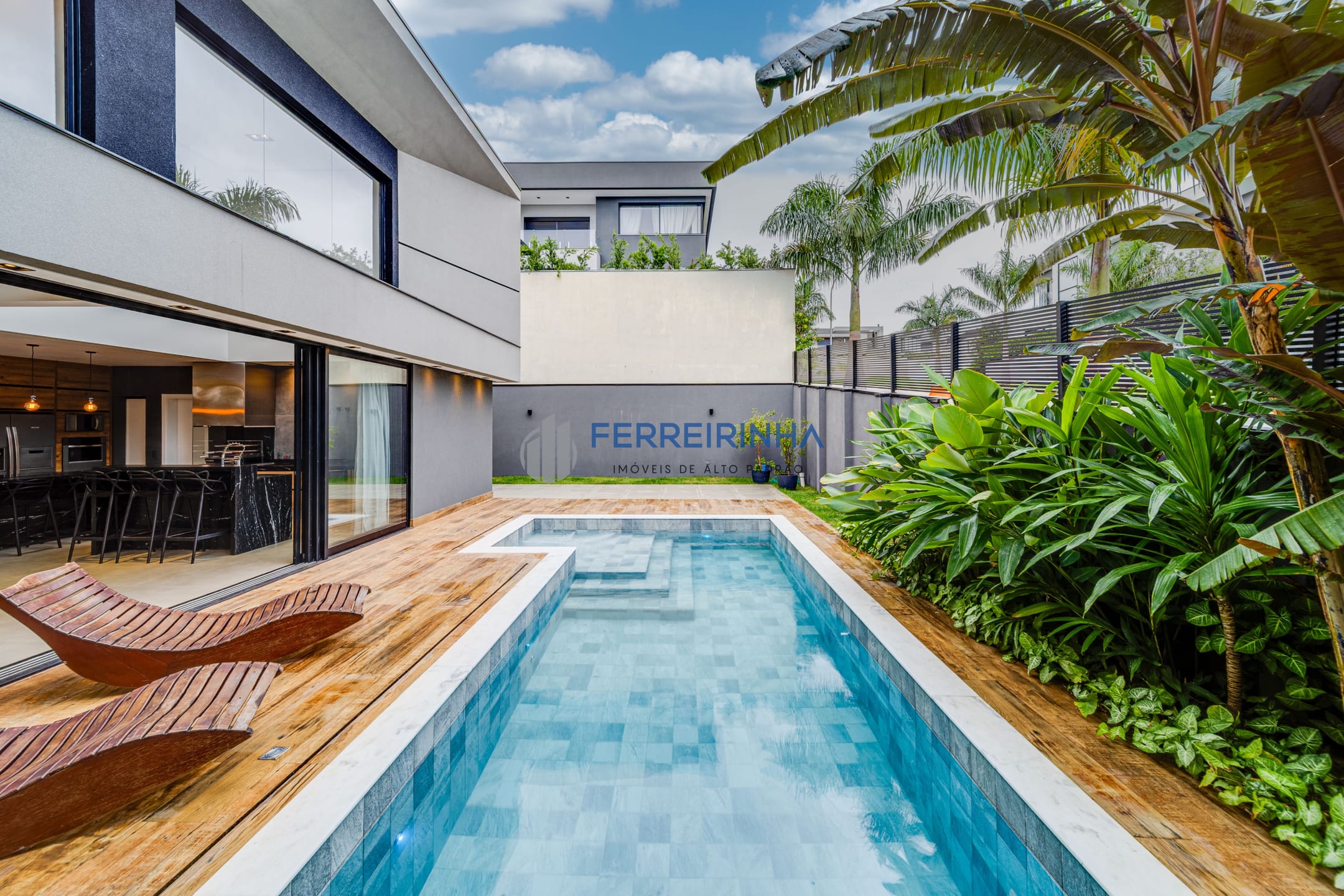 Casa à venda e locação Alphaville