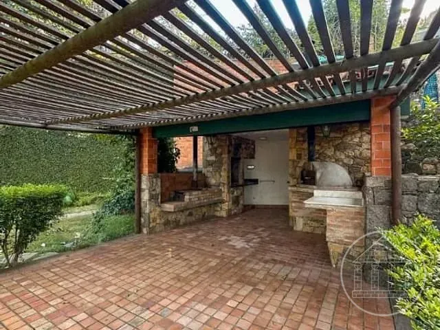 Casa com 1700m² 4 quartos e 5 banheiros, à venda, no bairro Guarapiranga em São Paulo