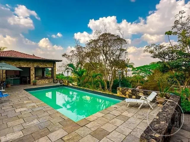 Casa com 1700m² 4 quartos e 5 banheiros, à venda, no bairro Guarapiranga em São Paulo