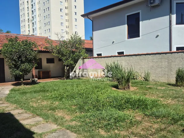 Casa com 250m² 1 quarto e 1 banheiro, para alugar, no bairro Urbanova em Praça Doutor Adelmo De Oliveira