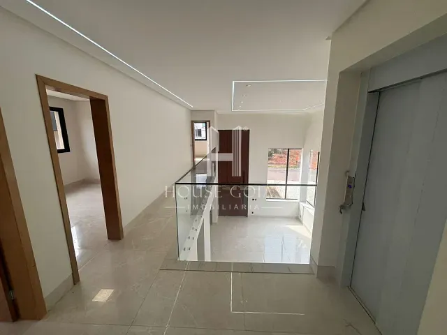 Casa com 560m² 5 quartos e 7 banheiros, à venda, no bairro Condomínio do Lago 1ª Etapa em Goiânia