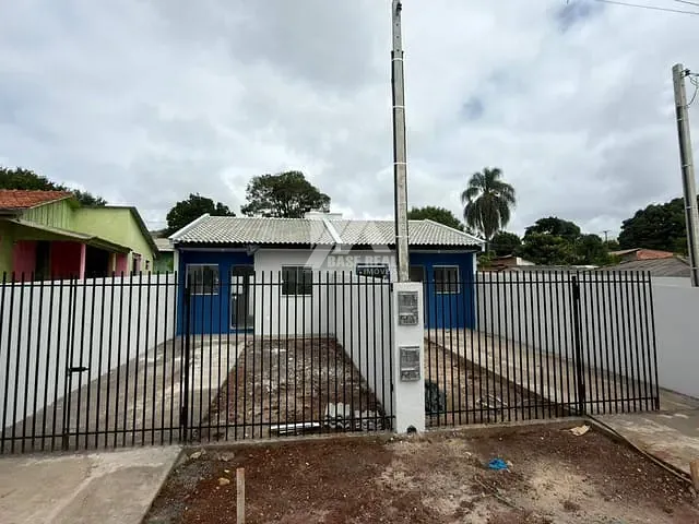 Casa 2 quartos e 1 banheiro, à venda, no bairro Uvaranas em Ponta Grossa
