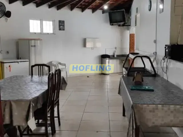 Casa com 355m² 2 quartos e 3 banheiros, à venda, no bairro Jardim Claret em Rio Claro