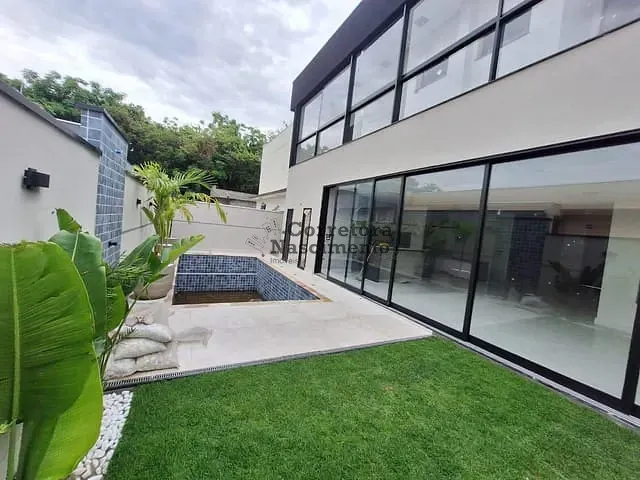 Casa com 308m² 4 quartos e 2 banheiros, à venda, no bairro Jardim Jacinto em Jacareí