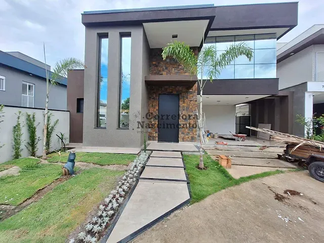 Casa com 308m² 4 quartos e 2 banheiros, à venda, no bairro Jardim Jacinto em Jacareí
