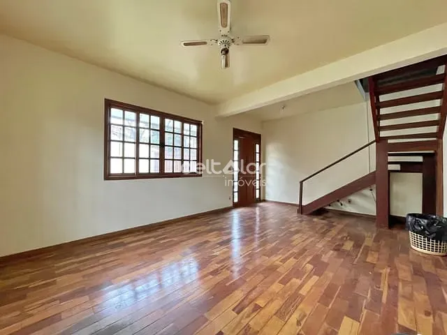 Casa com 115m² 2 quartos e 1 banheiro, para alugar, no bairro Floramar em Belo Horizonte