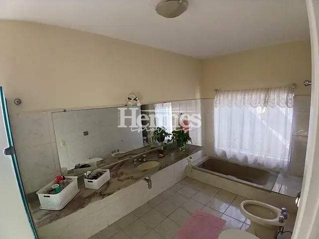 Casa com 240m² 5 quartos e 4 banheiros, à venda, no bairro Vila Brandina em Campinas