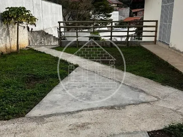 Casa com 600m², para alugar, no bairro Parque Alves de Lima em São Paulo