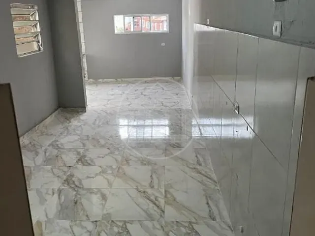 Casa com 600m², para alugar, no bairro Parque Alves de Lima em São Paulo