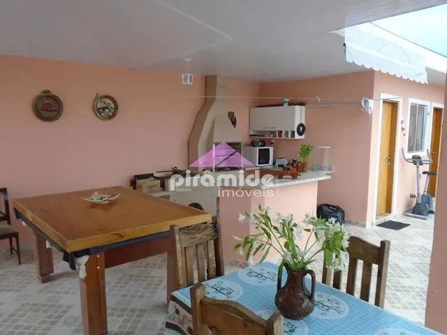 Casa com 360m² 3 quartos e 3 banheiros, à venda, no bairro Condomínio Residencial Mantiqueira em São José Dos Campos