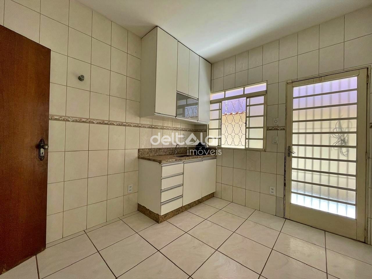 Casa para alugar com 3 quartos, 180m² - Foto 8