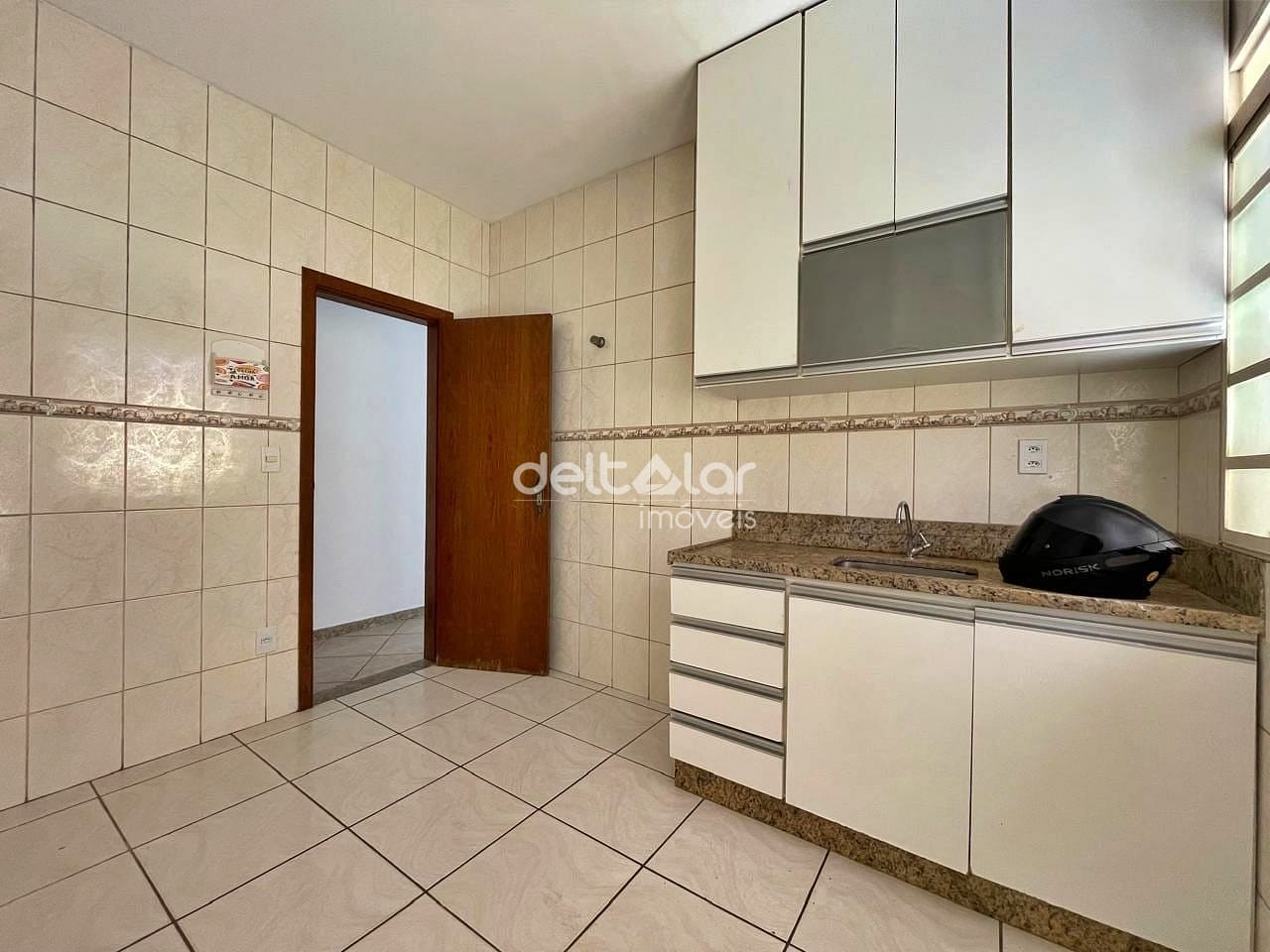Casa para alugar com 3 quartos, 180m² - Foto 11
