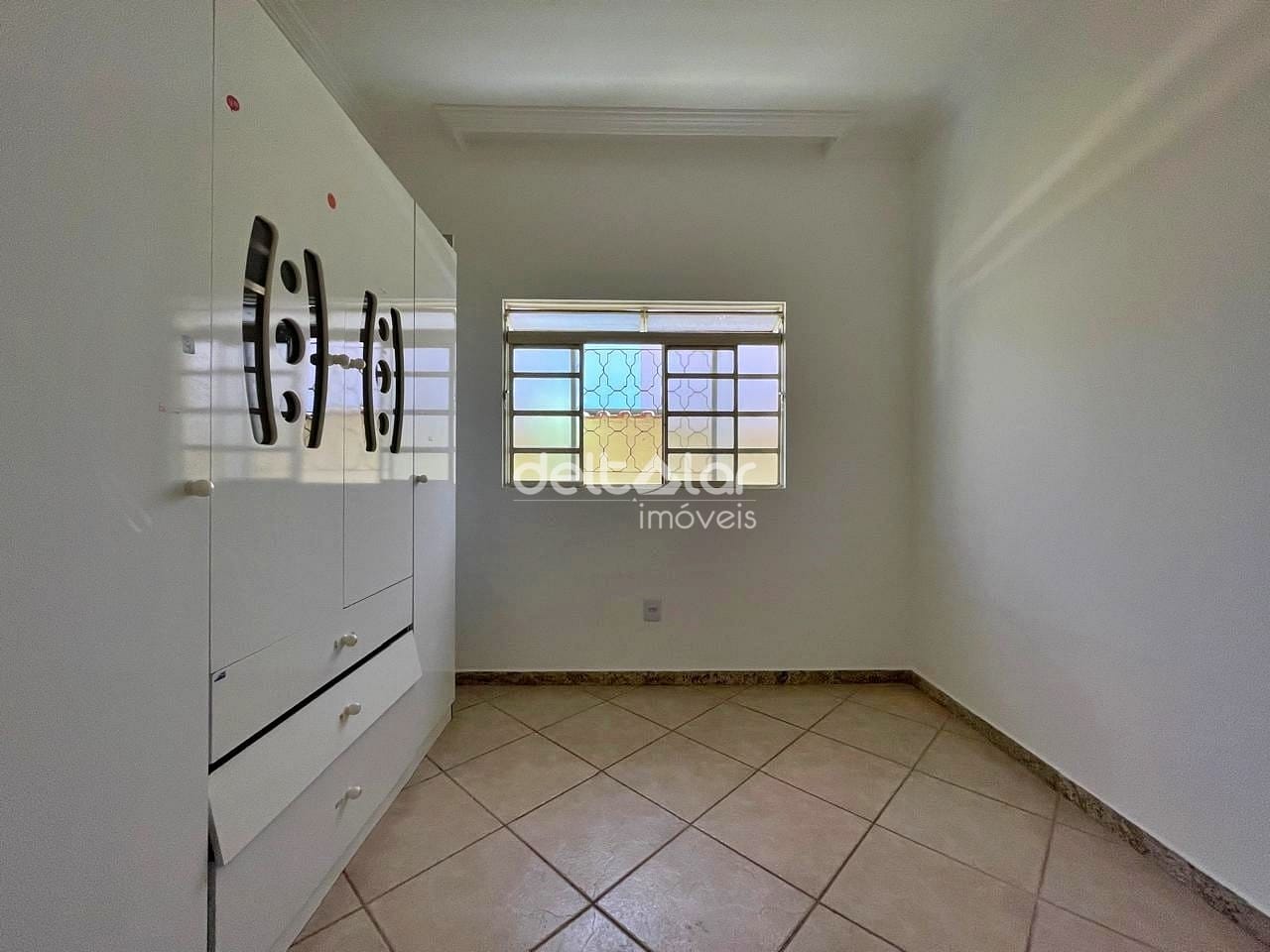 Casa para alugar com 3 quartos, 180m² - Foto 21
