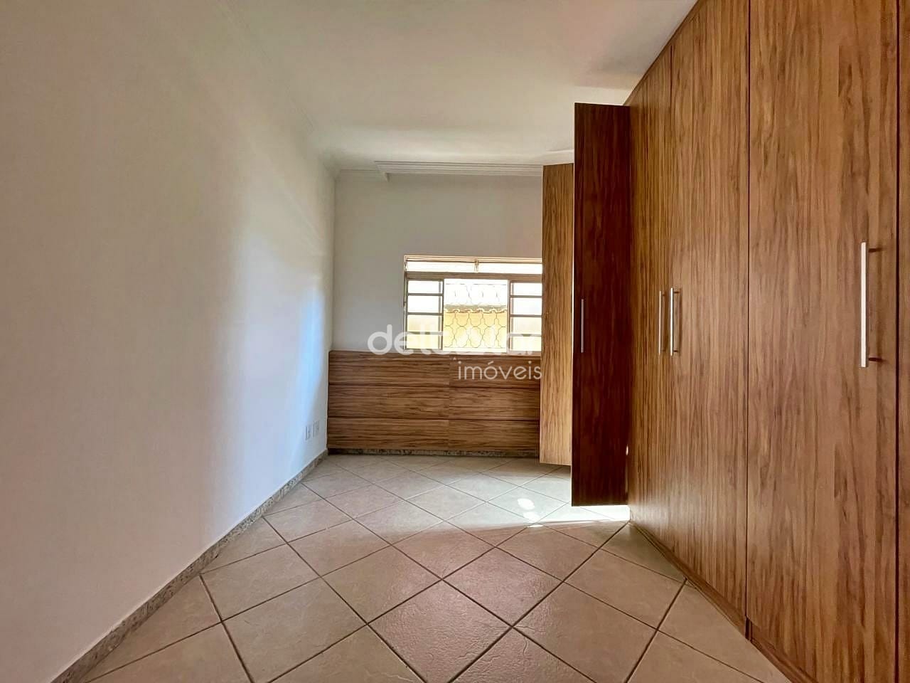 Casa para alugar com 3 quartos, 180m² - Foto 23