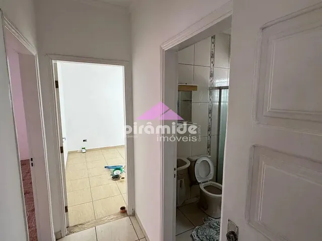 Casa com 250m² 3 quartos e 2 banheiros, para alugar, no bairro Bosque dos Eucaliptos em São José Dos Campos