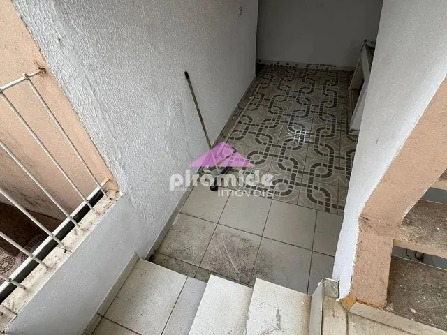 Casa com 250m² 3 quartos e 2 banheiros, para alugar, no bairro Bosque dos Eucaliptos em São José Dos Campos