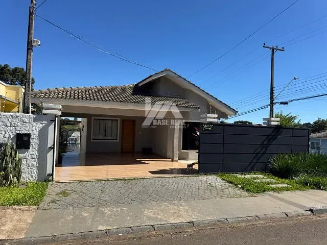 Casa com 293m² 3 quartos e 2 banheiros, à venda, no bairro Vila Carli em Guarapuava