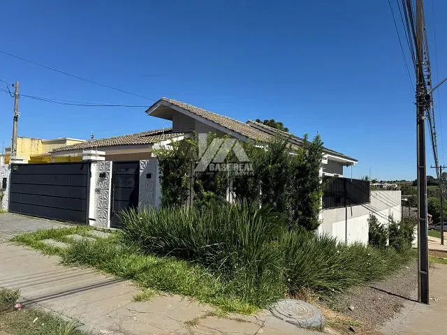 Casa com 293m² 3 quartos e 2 banheiros, à venda, no bairro Vila Carli em Guarapuava