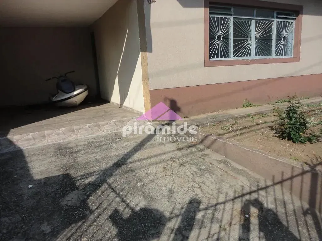 Casa, 6 quartos, 236 m² - Foto 1
