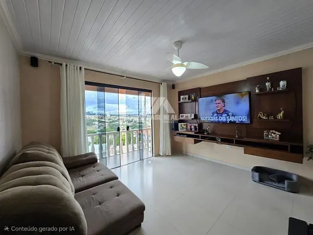 Casa com 462m² 3 quartos e 2 banheiros, à venda, no bairro Uvaranas em Ponta Grossa