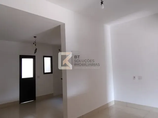 Casa 2 quartos e 1 banheiro, à venda, no bairro Parque Residencial Sabiás em Indaiatuba