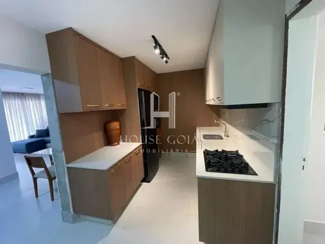 Casa 4 quartos e 3 banheiros, à venda, no bairro Setor Bueno em Goiânia