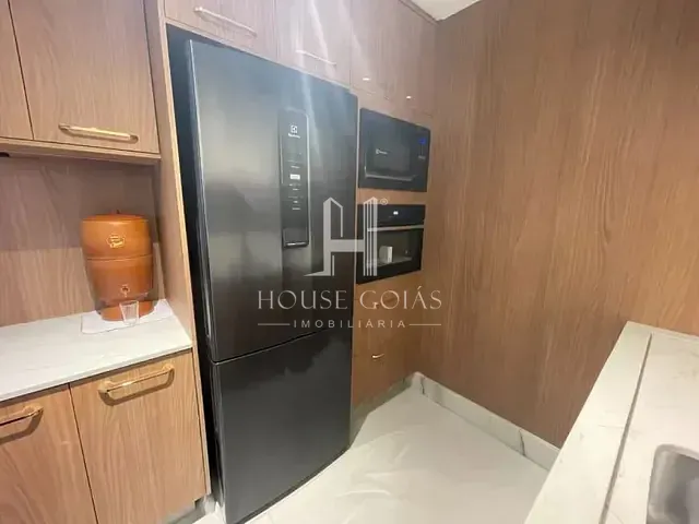 Casa 4 quartos e 3 banheiros, à venda, no bairro Setor Bueno em Goiânia