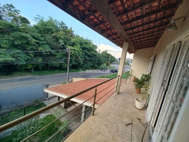 Casa com 280m² 2 quartos e 2 banheiros, à venda, no bairro Parque dos Pomares em Campinas